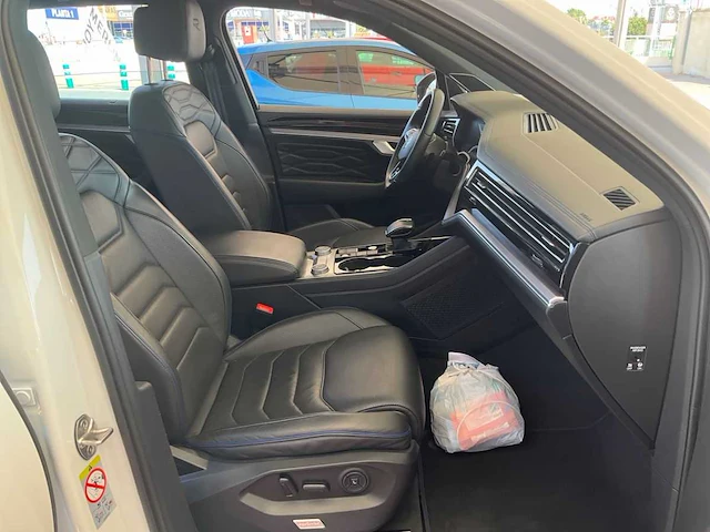Volkswagen touareg 3.0 tsi ehybrid 4motion r-line 2021 | 00-94-49 - afbeelding 8 van  19