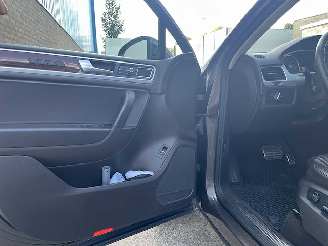 Volkswagen touareg 3.0 tsi hybrid highline 2011 | gn-569-l - afbeelding 6 van  31