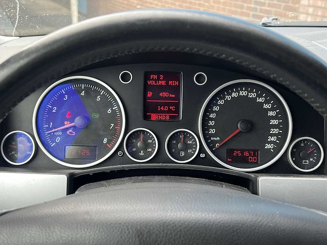 Volkswagen touareg 3.2 v6 2003 | 06-nb-sl - afbeelding 4 van  26