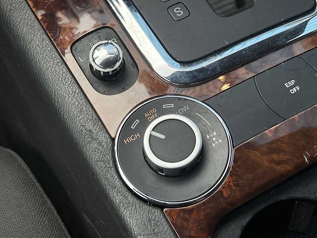 Volkswagen touareg 3.2 v6 2003 | 06-nb-sl - afbeelding 14 van  26