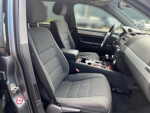 Volkswagen touareg 3.2 v6 2003 | 06-nb-sl - afbeelding 19 van  26