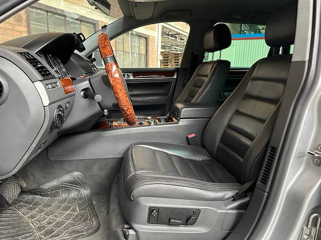 Volkswagen touareg 3.2 v6 220pk 2003, 07-ng-jj youngtimer - afbeelding 31 van  40