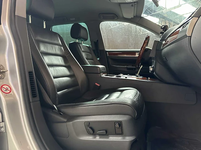 Volkswagen touareg 3.2 v6 220pk 2003, 07-ng-jj youngtimer - afbeelding 37 van  40