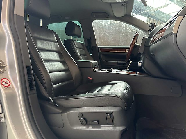 Volkswagen touareg 3.2 v6 220pk 2003, 07-ng-jj youngtimer - afbeelding 31 van  40