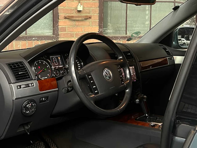 Volkswagen touareg 3.2 v6 241pk 2005, 32-rf-tb youngtimer - afbeelding 10 van  39