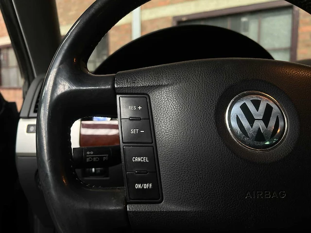 Volkswagen touareg 3.2 v6 241pk 2005, 32-rf-tb youngtimer - afbeelding 13 van  39