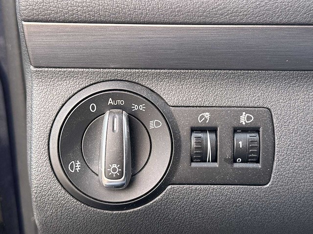 Volkswagen touran 1.2 tsi comfl. blue motion 7persoons 2010 | 81-njs-3 - afbeelding 2 van  28