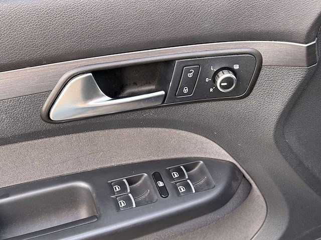 Volkswagen touran 1.2 tsi comfl. blue motion 7persoons 2010 | 81-njs-3 - afbeelding 27 van  28