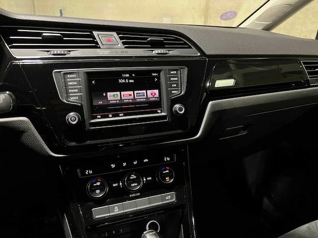 Volkswagen touran 1.4 tsi connected series -automaat- 150pk 2016, js-249-r - afbeelding 20 van  39