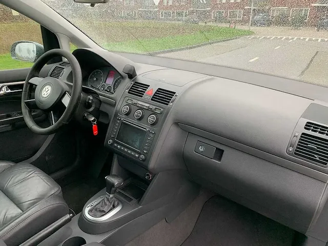 Volkswagen touran 1.6 16v fsi highline, 82-rzk-2 - afbeelding 2 van  33