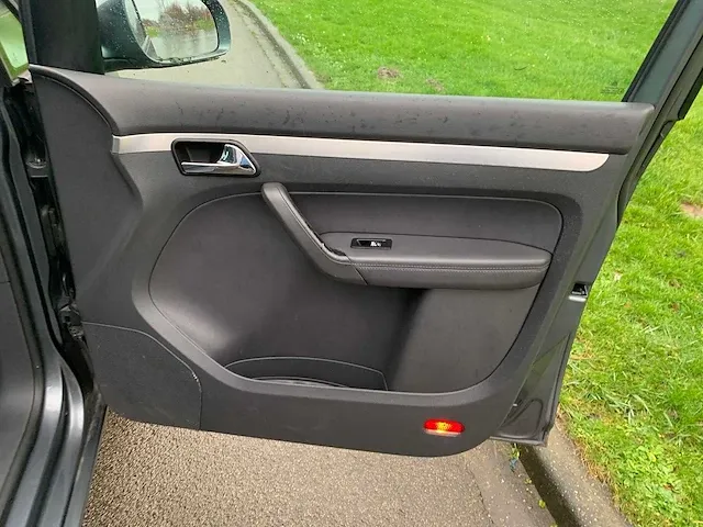 Volkswagen touran 1.6 16v fsi highline, 82-rzk-2 - afbeelding 3 van  33