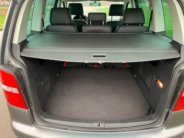 Volkswagen touran 1.6 16v fsi highline, 82-rzk-2 - afbeelding 8 van  33