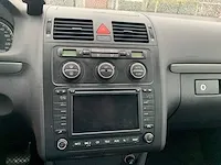 Volkswagen touran 1.6 16v fsi highline, 82-rzk-2 - afbeelding 17 van  33