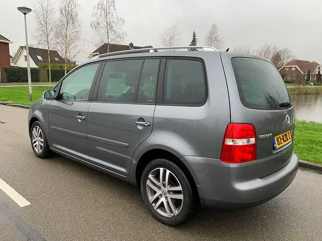 Volkswagen touran 1.6 16v fsi highline, 82-rzk-2 - afbeelding 28 van  33