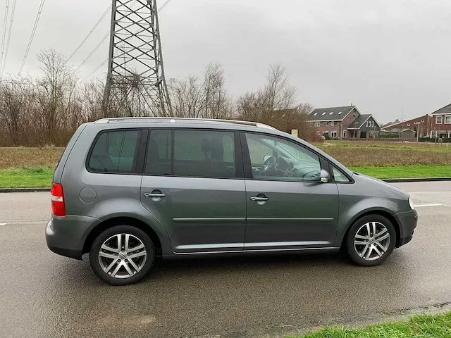 Volkswagen touran 1.6 16v fsi highline, 82-rzk-2 - afbeelding 30 van  33