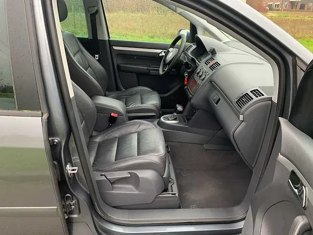 Volkswagen touran 1.6 16v fsi highline, 82-rzk-2 - afbeelding 32 van  33