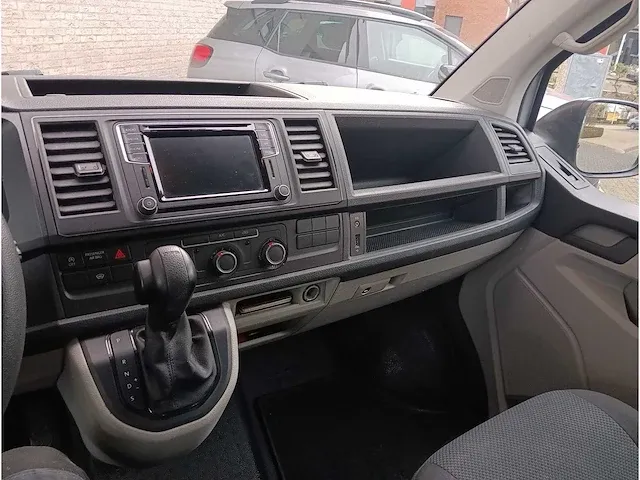 Volkswagen transporter - 2.0 tdi l2h1 highl. - afbeelding 14 van  18
