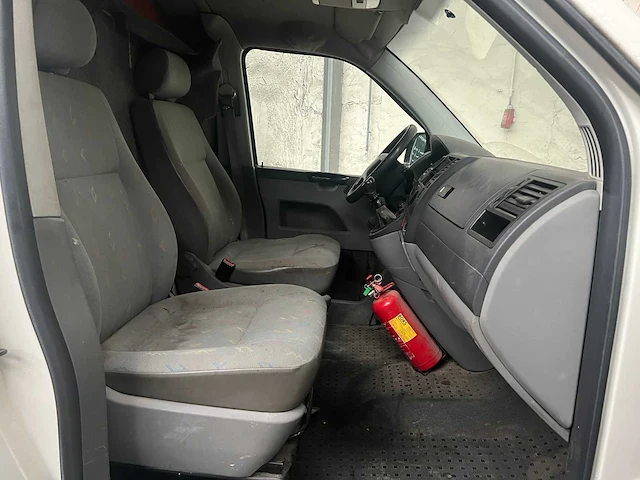 Volkswagen transporter 1.9 tdi 300 t800base 86pk 2004 (origineel-nl), 14-bl-fg - afbeelding 27 van  28