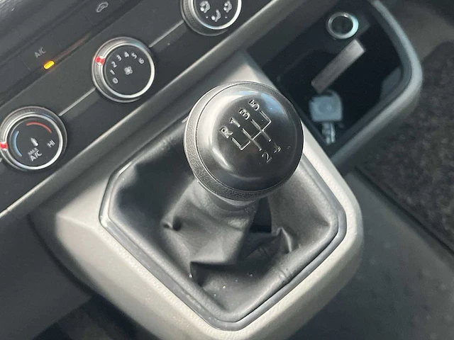 Volkswagen transporter 2.0 tdi l1h1 26 economy business | vvg-25-b i - afbeelding 11 van  24