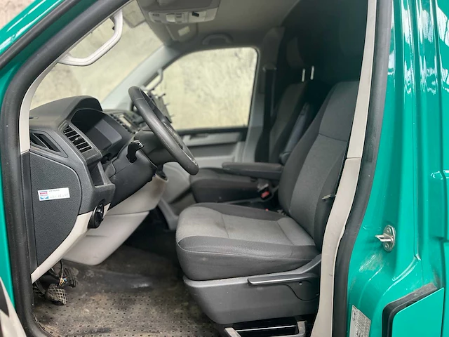 Volkswagen transporter 2.0 tdi l1h1 highl. 84pk 2018, v-236-pf - afbeelding 10 van  39