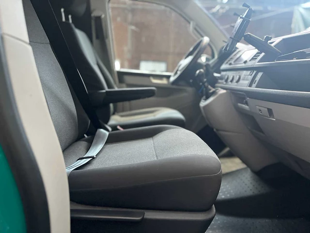 Volkswagen transporter 2.0 tdi l1h1 highl. 84pk 2018, v-236-pf - afbeelding 32 van  39