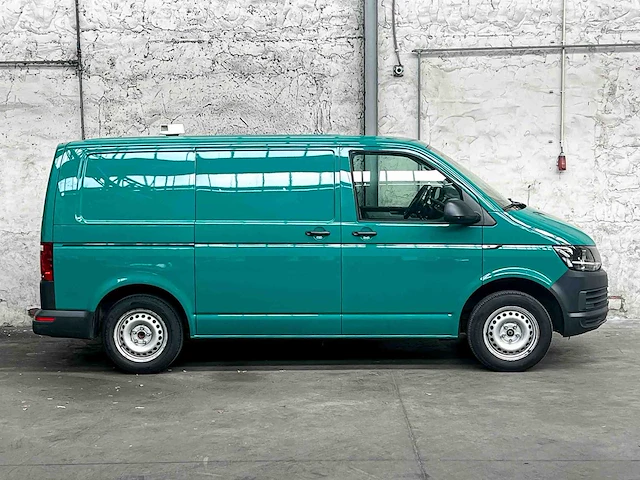 Volkswagen transporter 2.0 tdi l1h1 highl. 84pk 2018, v-236-pf - afbeelding 38 van  39
