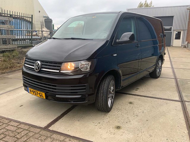 Volkswagen transporter 2.0 tdi l1h1 highl. bedrijfswagen - afbeelding 1 van  37