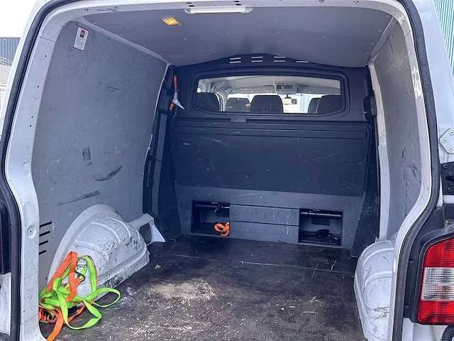 Volkswagen transporter 2.0 tdi l2h1 comfortline dc van | vg-171-p i - afbeelding 18 van  33
