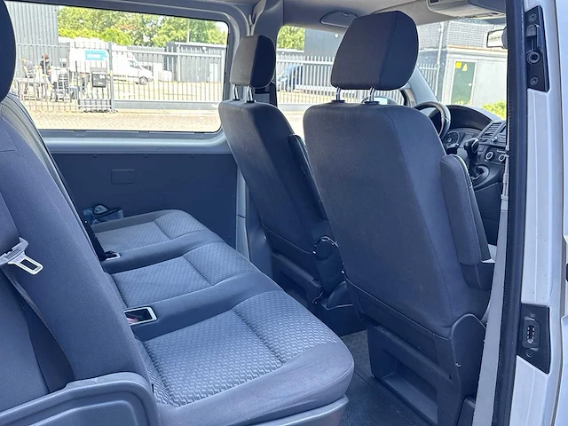 Volkswagen transporter 2.0 tdi l2h1 comfortline dc van | vg-171-p i - afbeelding 21 van  33