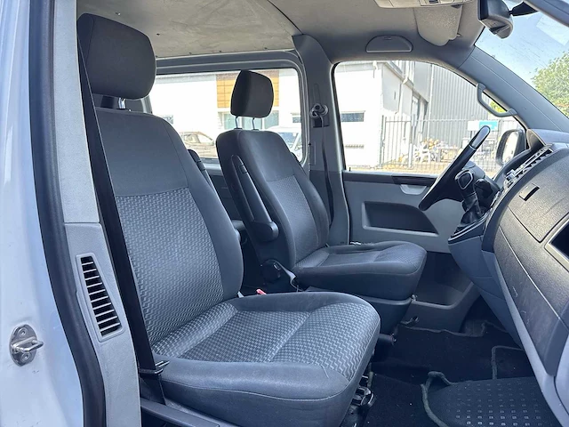 Volkswagen transporter 2.0 tdi l2h1 comfortline dc van | vg-171-p i - afbeelding 24 van  33