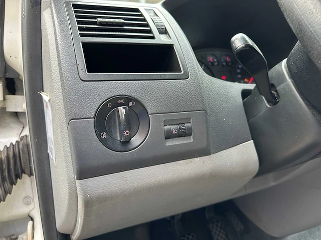 Volkswagen transporter 2.5 tdi 340 trend.dc 6-persoons 131pk 2008, 49-vng-3 - afbeelding 5 van  31