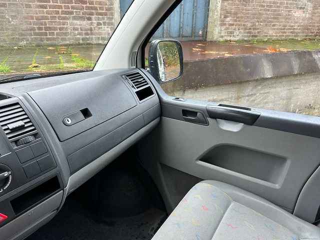 Volkswagen transporter 2.5 tdi 340 trend.dc 6-persoons 131pk 2008, 49-vng-3 - afbeelding 11 van  31