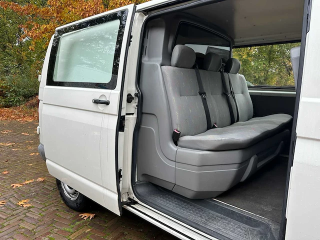 Volkswagen transporter 2.5 tdi 340 trend.dc 6-persoons 131pk 2008, 49-vng-3 - afbeelding 19 van  31