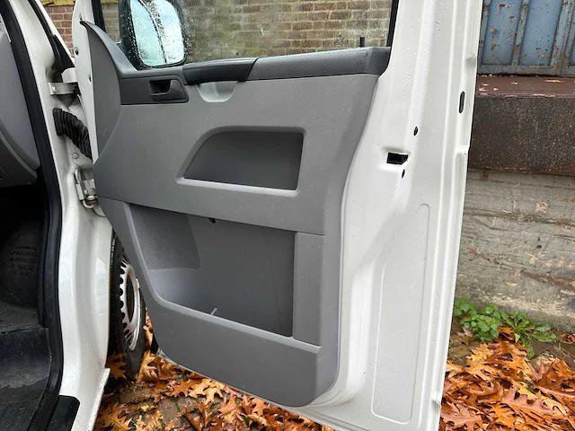 Volkswagen transporter 2.5 tdi 340 trend.dc 6-persoons 131pk 2008, 49-vng-3 - afbeelding 21 van  31