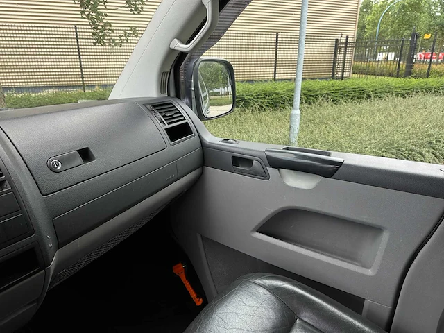 Volkswagen transporter 2.5 tdi 340 trendline dsg 5-persoon 131pk 2009, 6-vdv-12 - afbeelding 10 van  30