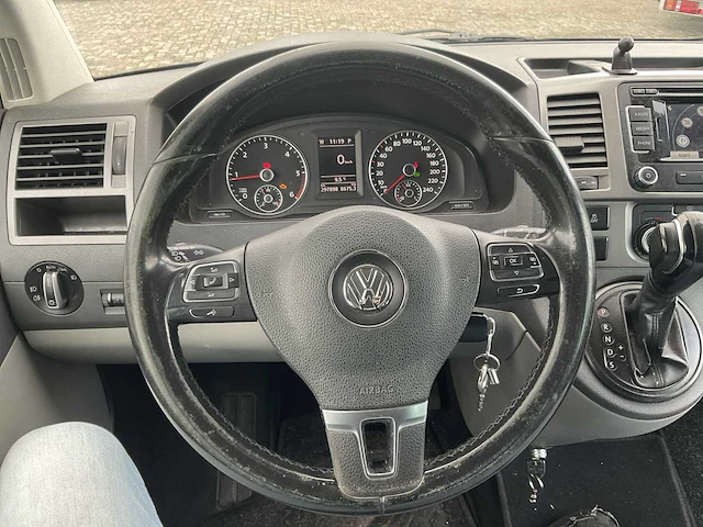 Volkswagen transporter bedrijfswagen dubbele cabine - afbeelding 19 van  20
