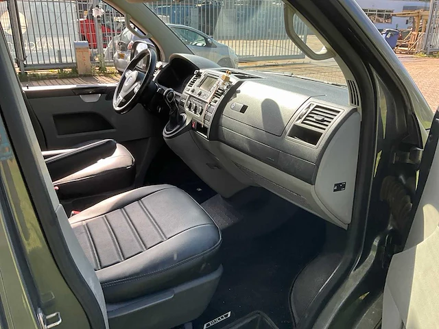 Volkswagen transporter dubbele cabine bedrijfswagen - afbeelding 4 van  14