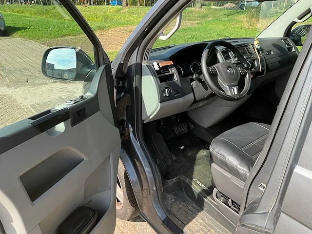 Volkswagen transporter dubbele cabine bedrijfswagen - afbeelding 12 van  14