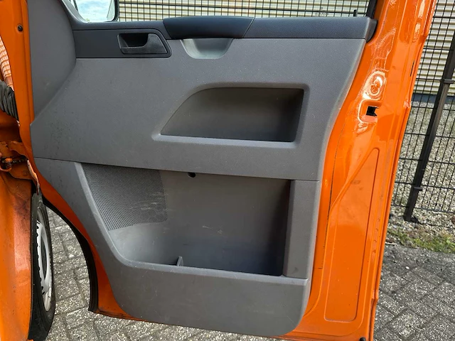 Volkswagen transporter kombi 1.9 tdi 340 comf.l. 9-persoons 86pk 2006, 69-tp-gn - afbeelding 17 van  29