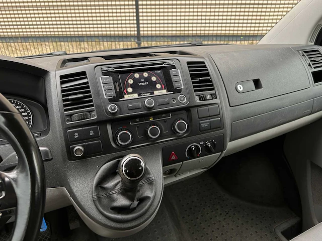 Volkswagen transporter kombi 2.0 tdi bm highline 114pk 2015, 9-zhx-22 - afbeelding 13 van  31