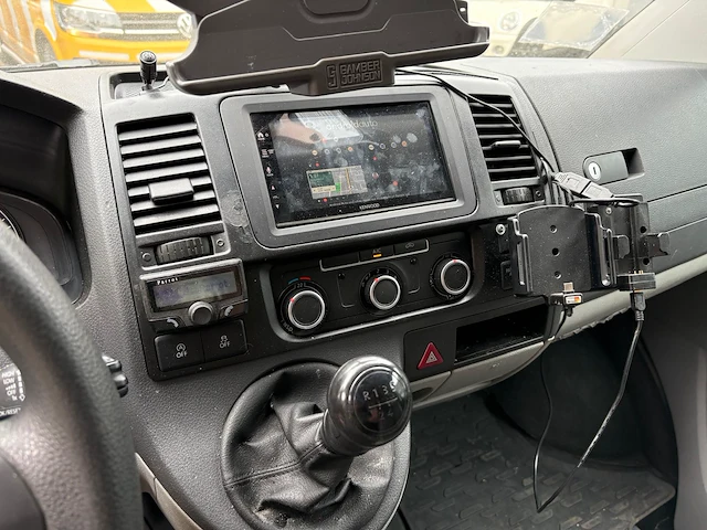 Volkswagen transporter servicebus met kenteken vl-843-f. btw voertuig. datum eerste toelating 27-01-2015. - afbeelding 4 van  22