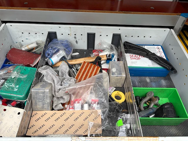 Volkswagen transporter servicebus met kenteken vl-843-f. btw voertuig. datum eerste toelating 27-01-2015. - afbeelding 13 van  22