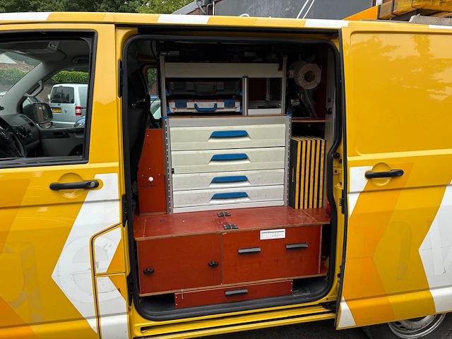 Volkswagen transporter servicebus met kenteken vl-843-f. btw voertuig. datum eerste toelating 27-01-2015. - afbeelding 19 van  22