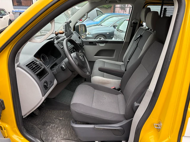 Volkswagen transporter servicebus met kenteken vl-843-f. btw voertuig. datum eerste toelating 27-01-2015. - afbeelding 21 van  22