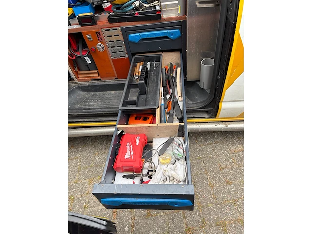 Volkswagen transporter servicebus met kenteken vv-894-d. btw voertuig. datum eerste toelating 08-04-2016. - afbeelding 5 van  21