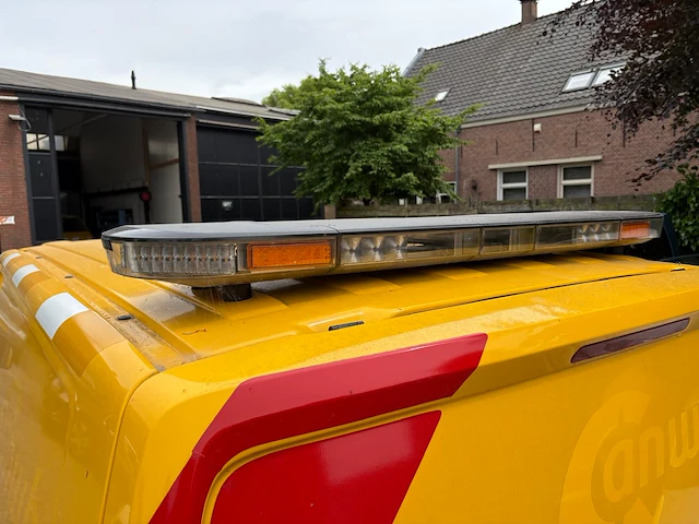 Volkswagen transporter servicebus met kenteken vv-894-d. btw voertuig. datum eerste toelating 08-04-2016. - afbeelding 9 van  21