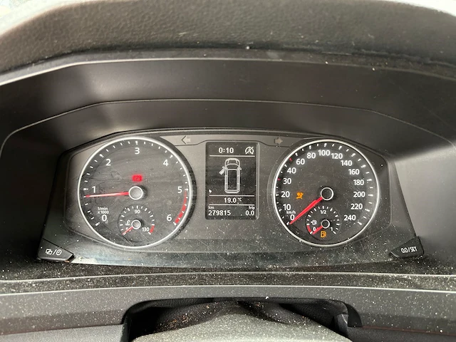 Volkswagen transporter servicebus met kenteken vv-894-d. btw voertuig. datum eerste toelating 08-04-2016. - afbeelding 10 van  21