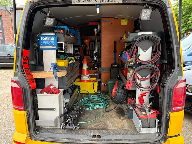 Volkswagen transporter servicebus met kenteken vv-894-d. btw voertuig. datum eerste toelating 08-04-2016. - afbeelding 18 van  21