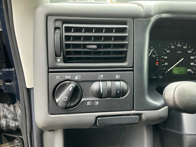 Volkswagen transporter t4 2.4d 5 cilinder bedrijfswagen met oprijklep/laadplateau - afbeelding 26 van  38