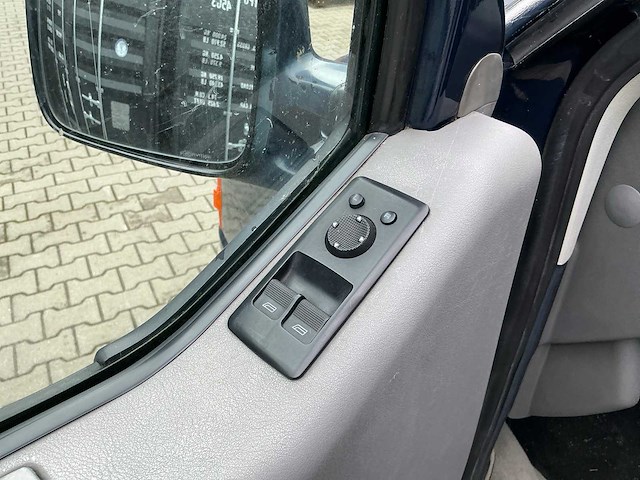 Volkswagen transporter t4 2.4d 5 cilinder bedrijfswagen met oprijklep/laadplateau - afbeelding 27 van  38